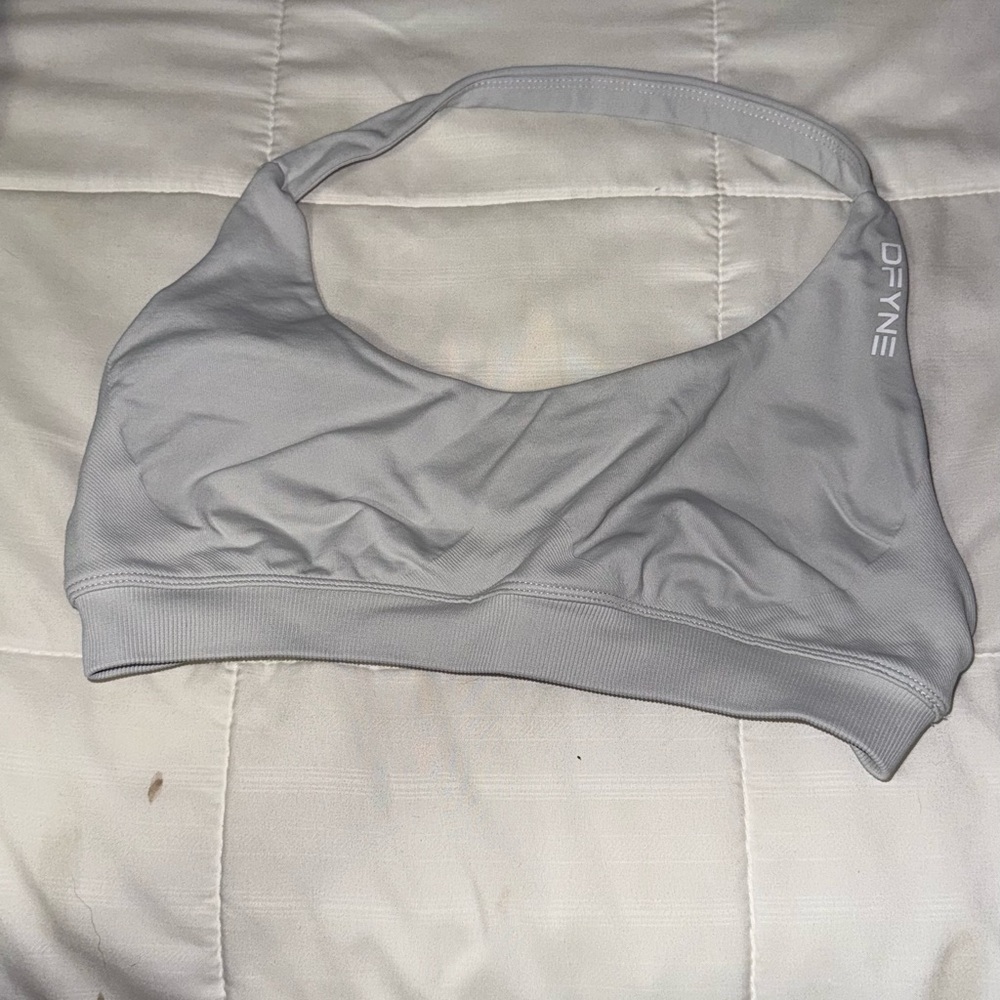 Dfyne sports bras